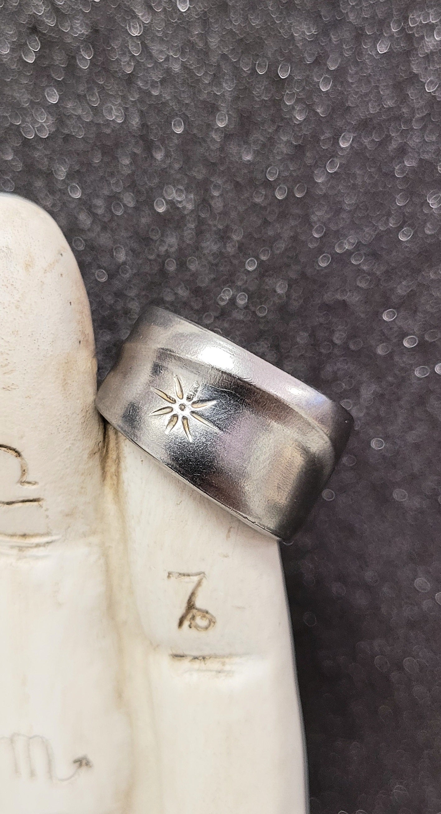 Upcycled stainless steel ring with pop stars