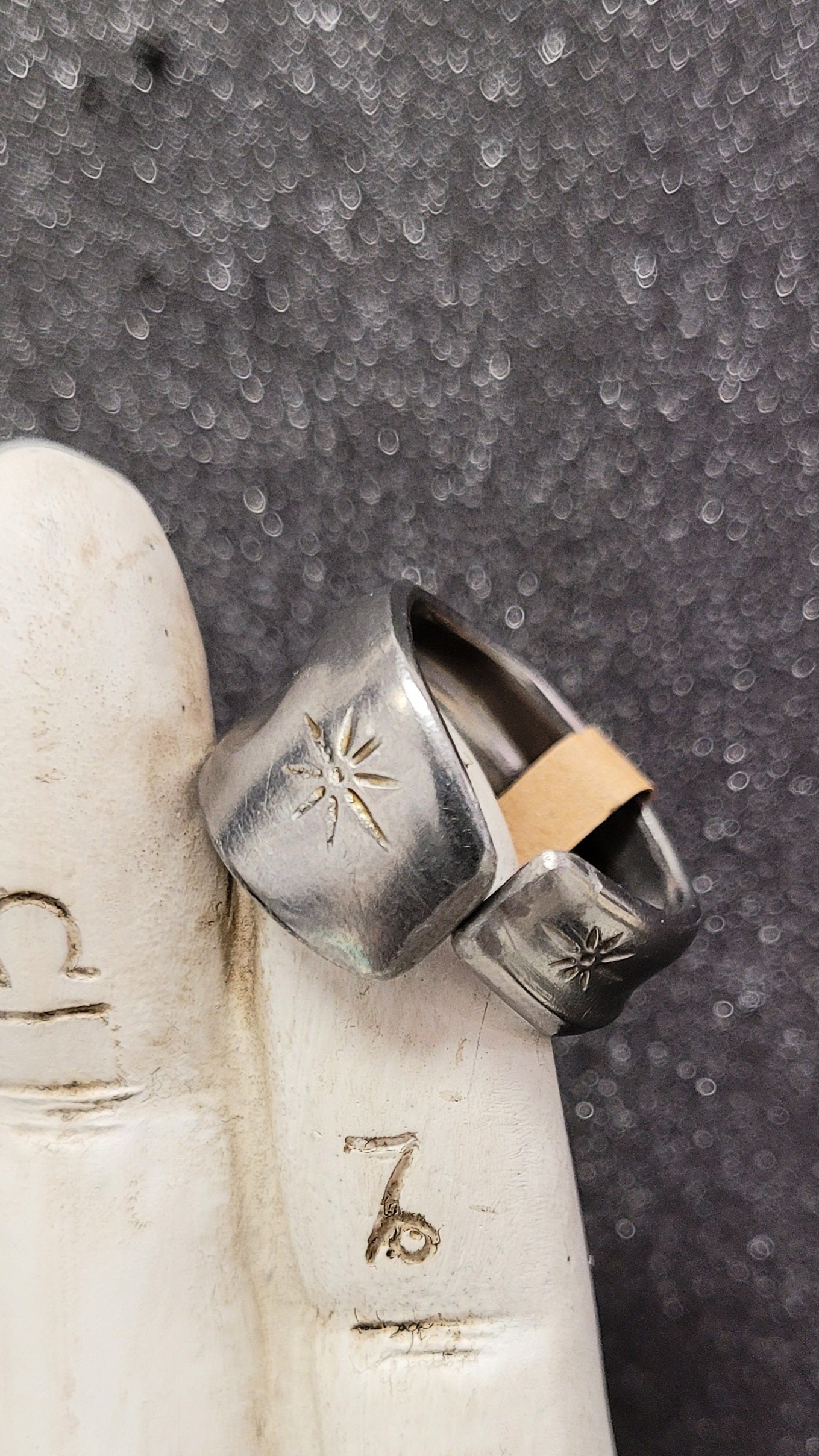 Upcycled stainless steel ring with pop stars